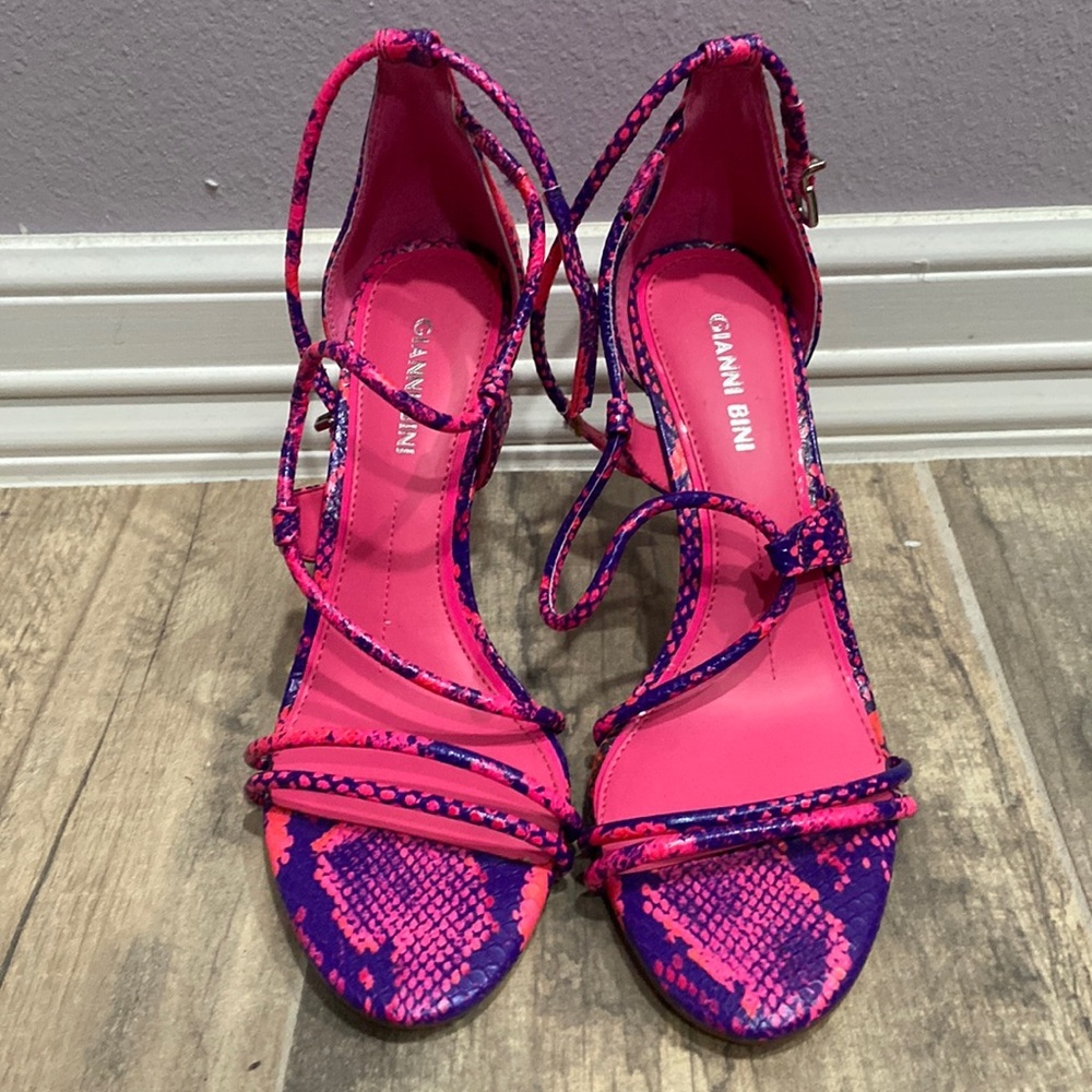 Gianni Bini shoes snake print strappy heels
